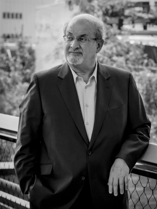 Novelist Salman Rushdie attacked with a knife on stage