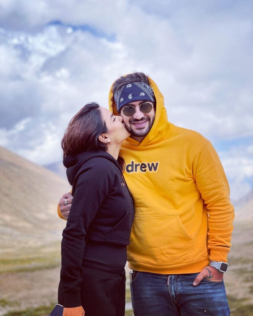 Jasmin Bhasin with Boyfriend Aly Goni