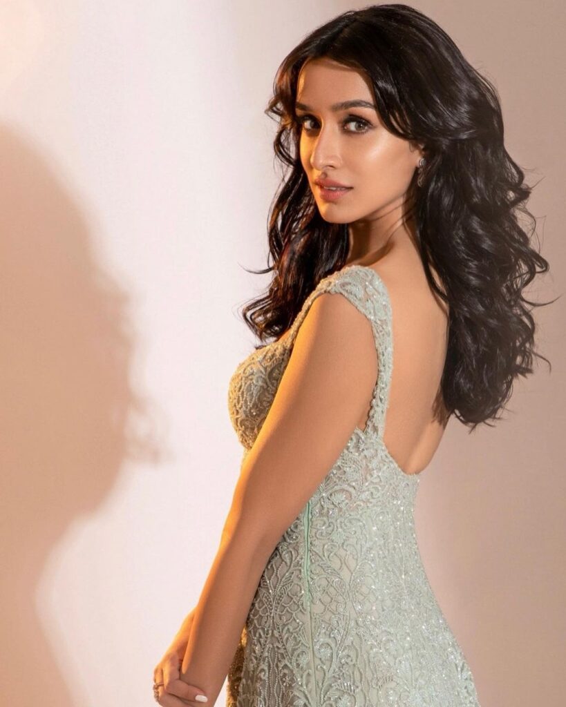 Shraddha Kapoor Biography, Age, Height, Net Worth, Family, Affairs